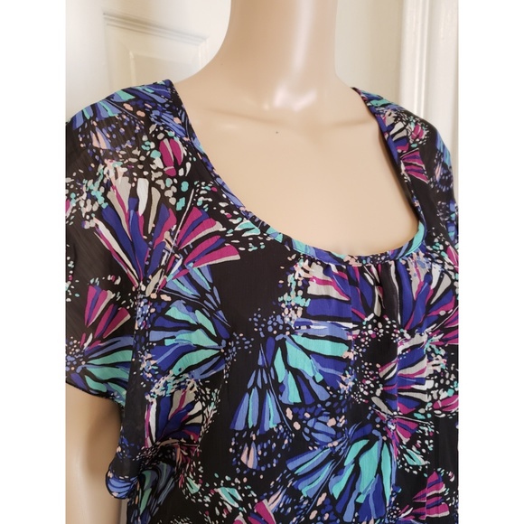 NWT| ELLE {FLORAL BUTTERFLY BATWING TOP} - Picture 4 of 9